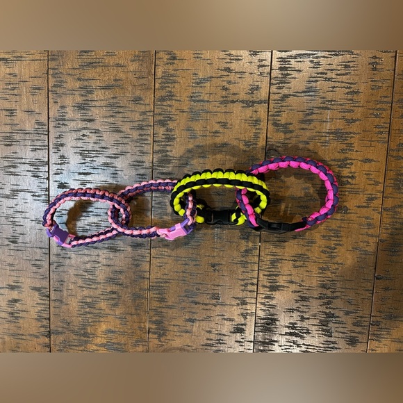 Set of Three handmade paracord bracelets - Picture 2 of 8